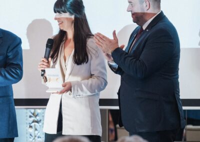 Relation auprès des institutions